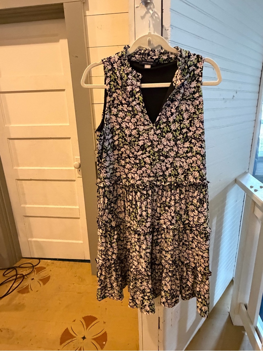 Tommy Hilfiger Size 10 Floral Tiered Sleeveless Dress